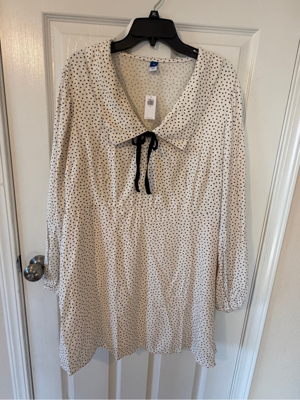 Old Navy Cream Long-Sleeve Polka Dot Tunic with Black Tie new with tags
